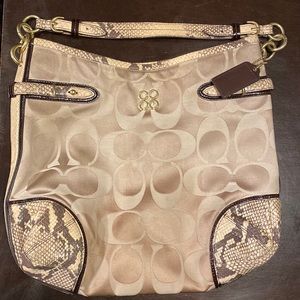Coach Shoulder bag! Like new!